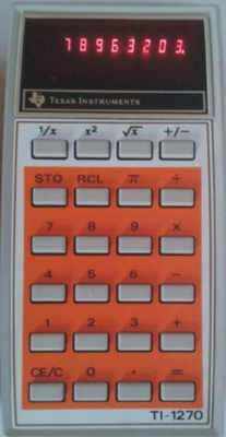 Calculadora TI-1270 en funcionamiento