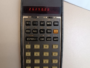 Calculadora HP-37E en funcionamiento