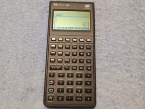 Calculadora HP 48G con dos datos en la pila