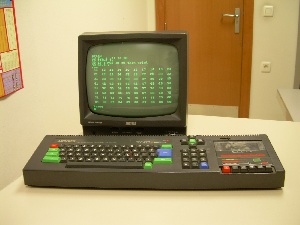 Vista general del computador AMSTRAD CPC472 Vista general del computador AMSTRAD CPC472