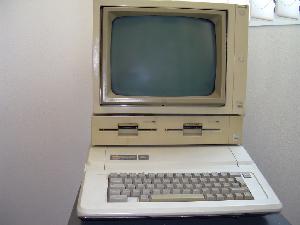 Vista exterior del computador Apple IIe Vista exterior del computador Apple IIe