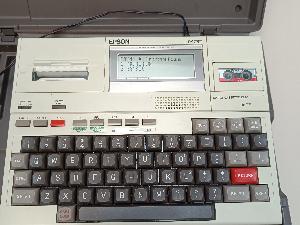 Vista exterior del computador portátil Epson HX-20