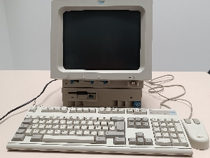 Computador IBM PS/1 2011 de CoMpUSEO