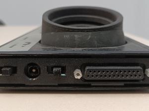 Detalle de los controles y conexiones del acoplador acústico