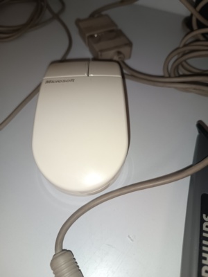 Ratón Microsfot de bola con tres botones Ratón Microsfot de bola con tres botones