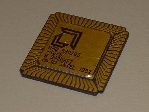 Vista inferior del procesador AMD R80286-16/S en cápsula CLCC
